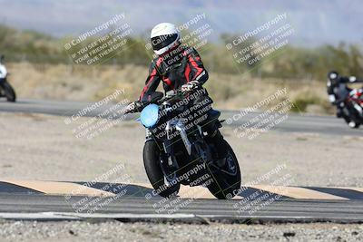 media/Dec-01-2025-Moto Forza (Mon) [[2daa91e15f]]/3-Beginner Group/Session 3 (Turn 3)/